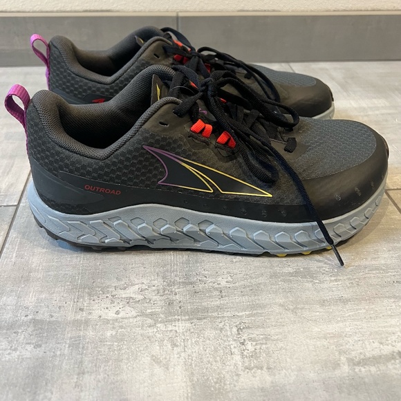 Altra Shoes - Altra Outroad Women's trail shoes